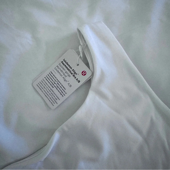 🆕🤍 Lululemon Align Asymmetrical Bra A/B Cup - White - Picture 3 of 9